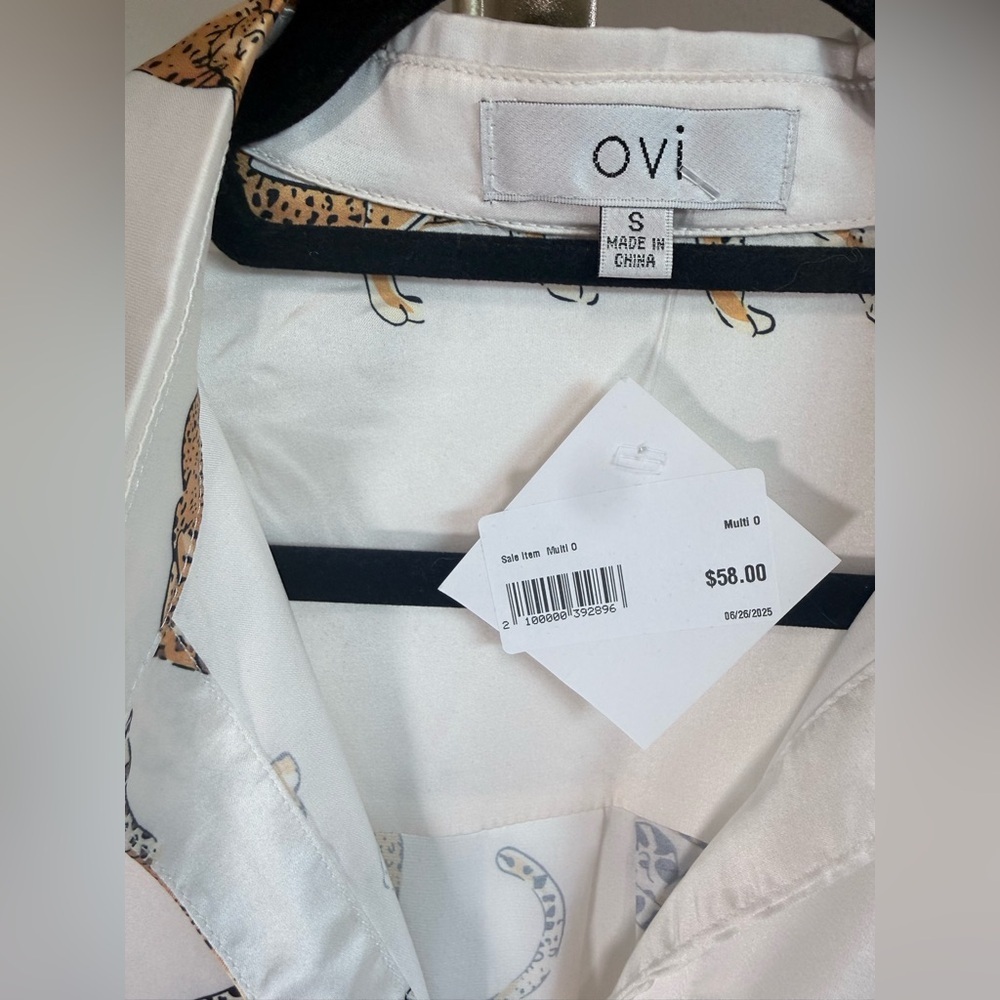 NWT White with Leopard Button Down Shirt - Size Small - Picture 3 of 12